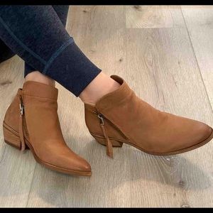 Sam Edelman ankle booties size 6.5 ,size was inadvertently posted as size 6